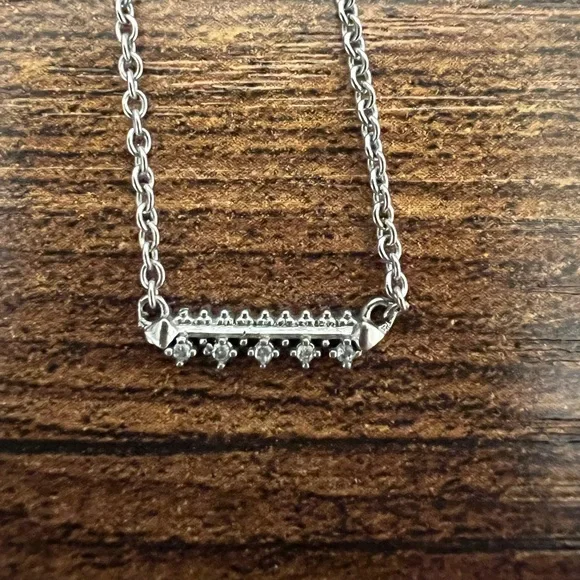 Kendra Scott necklace - Picture 2 of 2